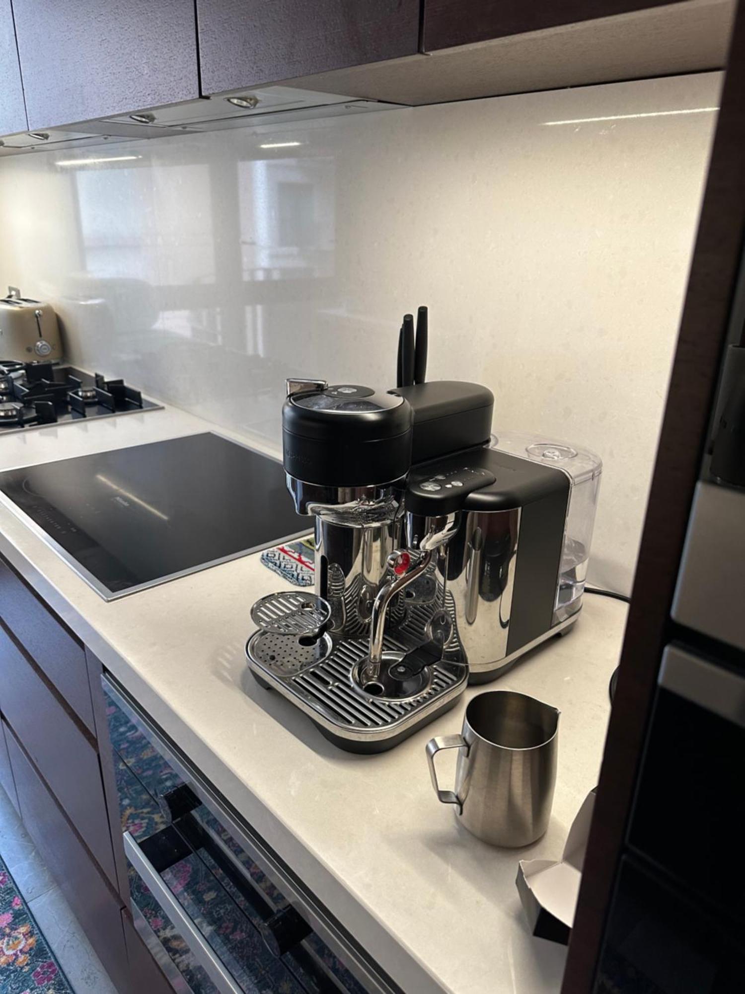 Private 1 Bed Accom With Bathroom In A 3 Bed Apartment - Melb Cbd, Regency Towers - Free Parking, Wifi And Pool Ville de Ville de Melbourne Extérieur photo